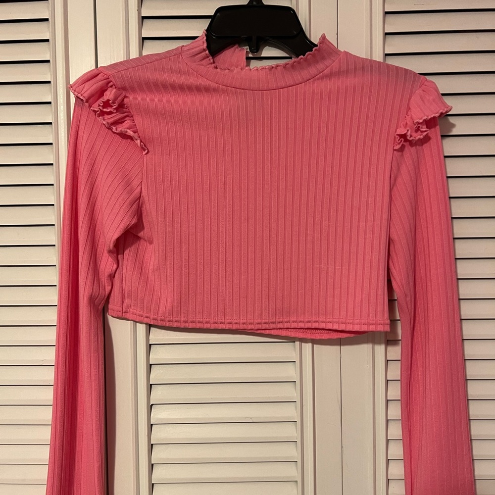Pink cropped mock neck ruffle crop top